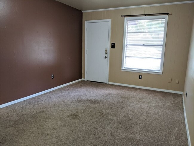 Building Photo - PRE-LEASING MAY 2026! ADORABLE 2/1 HOUSE I...