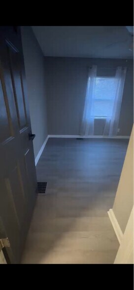 Building Photo - 2555 Avalon Pl