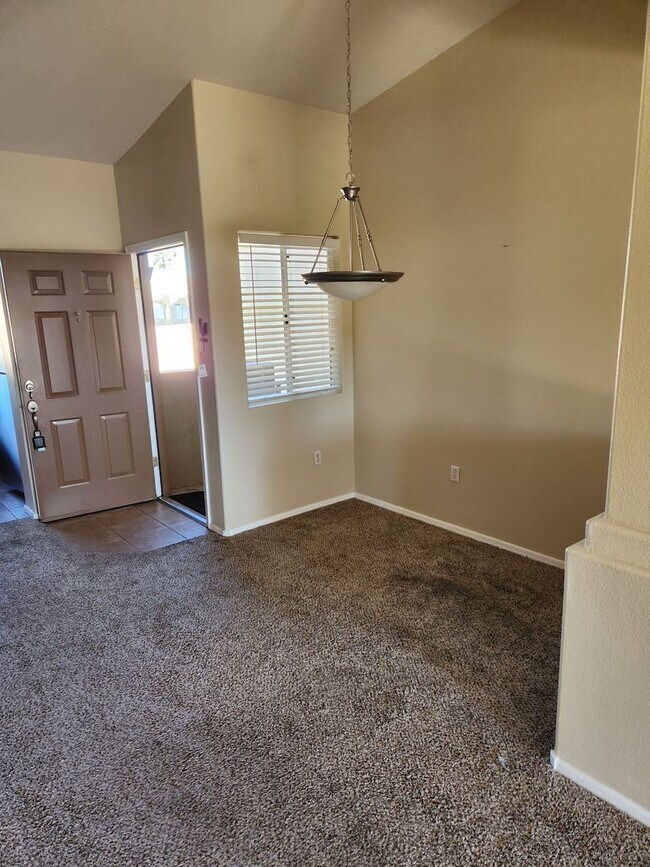 Building Photo - 2 Bedroom 2 Bath Condo located in PV