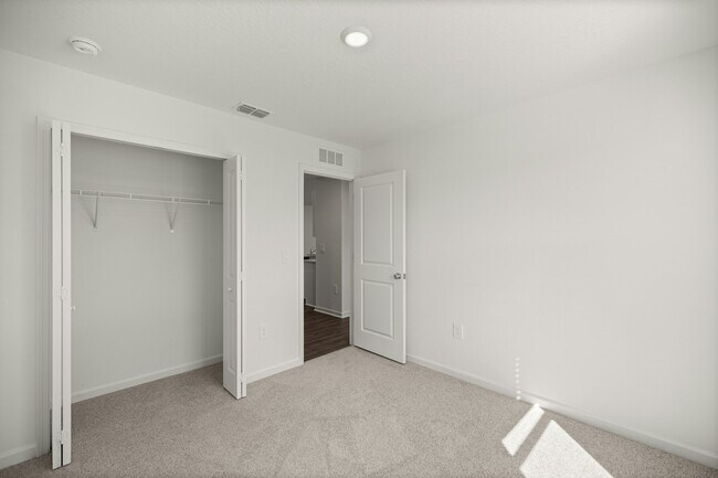 Building Photo - 3155 NE 38th St