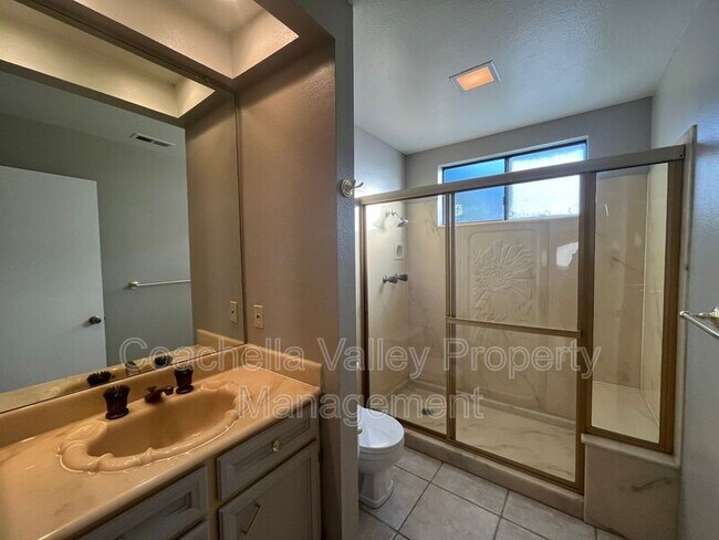 Building Photo - 36532 Vía Abeja