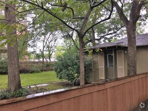 Building Photo - 1604 N Ruddell St