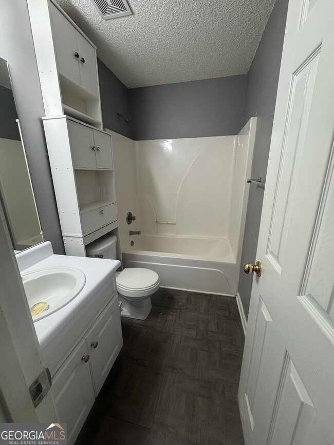 Building Photo - 1579 Madison Ct