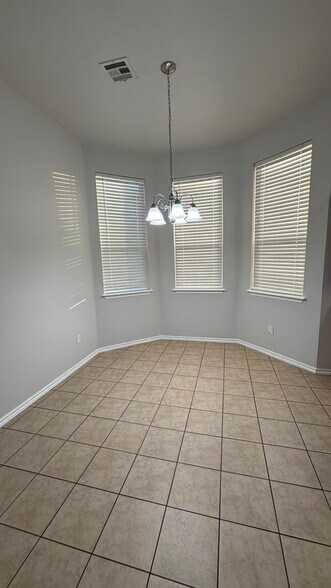 Building Photo - 2401 Chadsford Ln