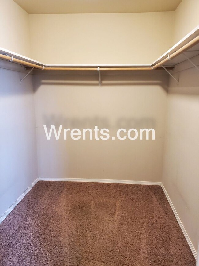 Building Photo - Beautiful 4-Bedroom Home - Mead School Dis...