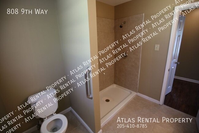 Building Photo - 808 9th Way