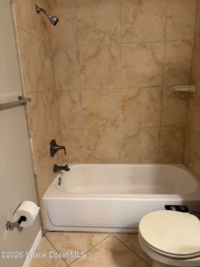 Building Photo - 118 Beach Park Ln