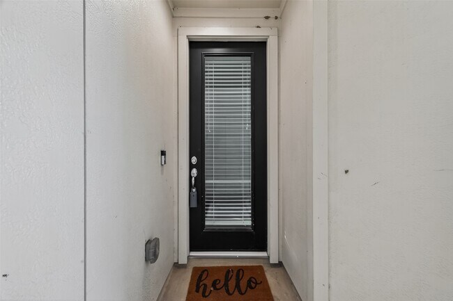 Building Photo - 3925 Tulane Oak Dr