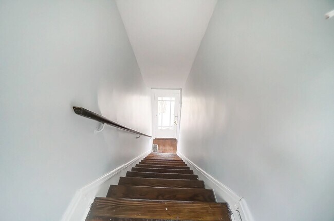 Building Photo - Three Bedroom Home in Covington!