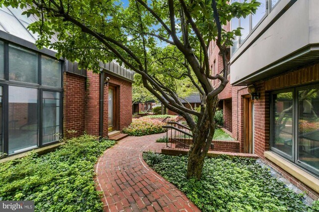 Building Photo - 1080 Wisconsin Ave NW