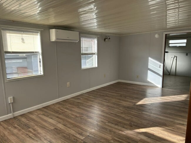 Building Photo - 38706 Daughtery Rd