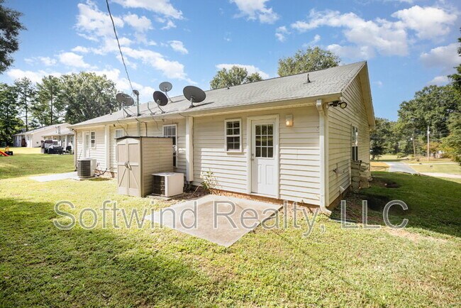 Building Photo - 1508 Highland Ave