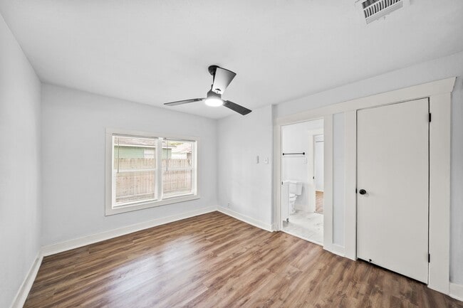 Building Photo - 4208 Delhi St