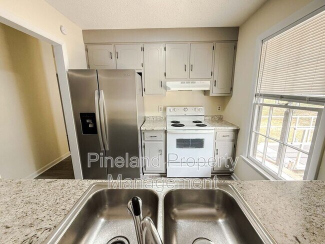 Building Photo - 518 Suffolk Ct