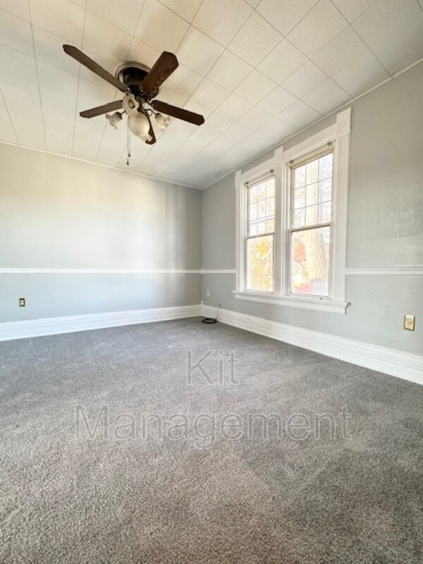 Building Photo - 1141 Earlwood Ave