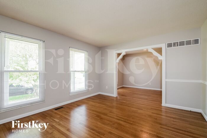 Building Photo - 4610 Chippewa Way