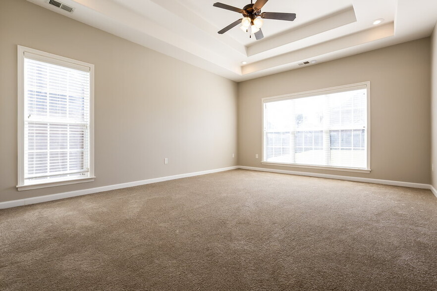 Building Photo - 6069 Asbury Pl