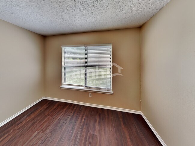 Building Photo - 9815 Criswell Crk