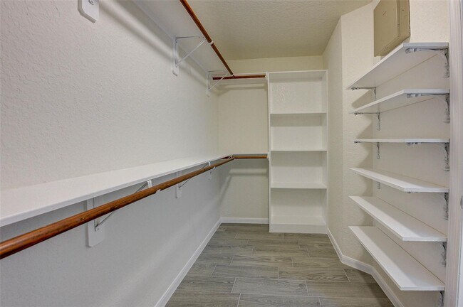 Building Photo - 32403 Cross Spring Park Ln