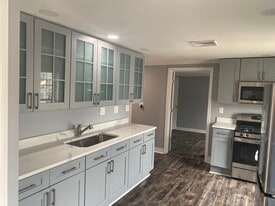 Building Photo - 44 Bridgeport Ave