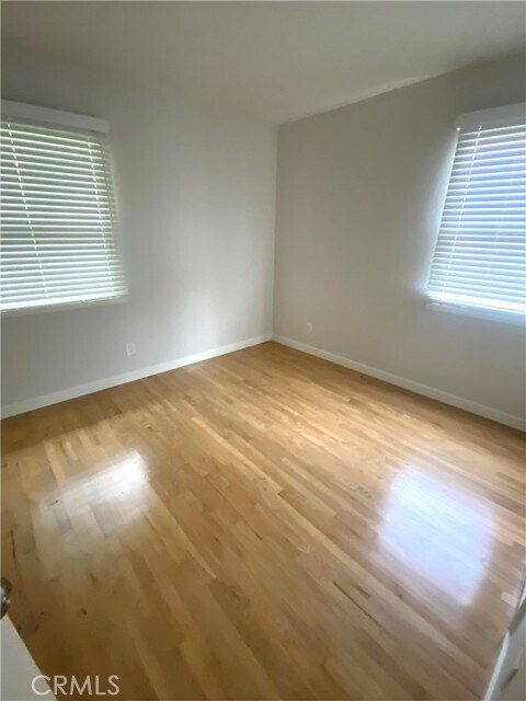 Building Photo - 656 N Vallejo Way