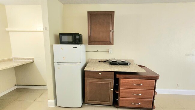 Building Photo - 7900 S Orange Blossom Trail