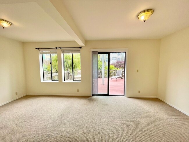 Building Photo - Charming Garden Apartment w/Deck, Prime Inner Richmond Location PROGRESSIVE