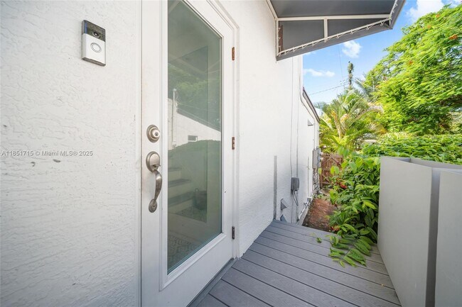 Building Photo - 1520 SW 11th Terrace