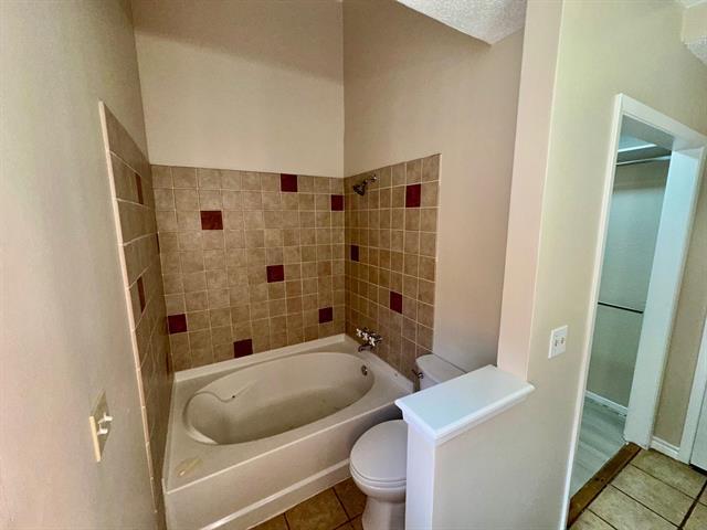 Building Photo - 3411 Bellview Dr