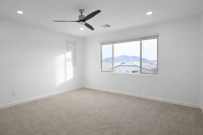 Building Photo - 2353 E Castanets Dr