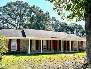 Building Photo - 3/2 Brick home