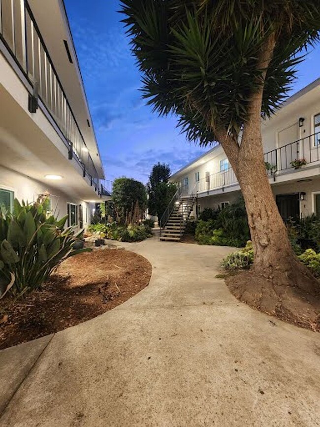Building Photo - Newly Constructed 2 Bedroom / 2 Bath - Clo...