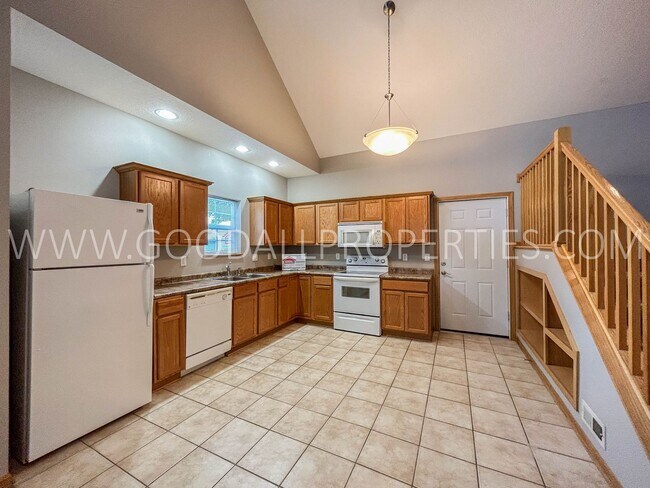 Building Photo - 4308 153rd Pl