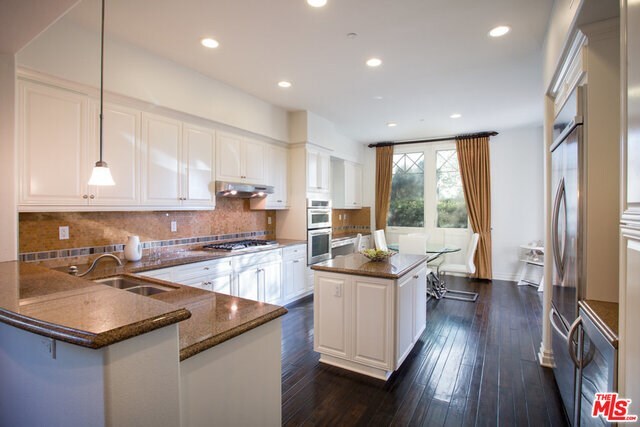 Building Photo - 6241 Crescent Park W