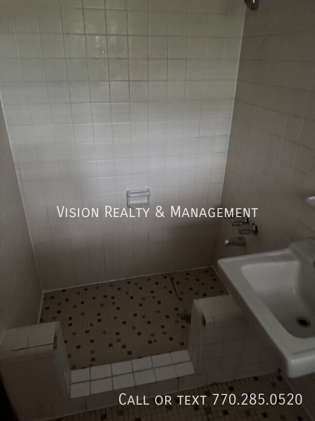 Building Photo - 1803 Carrollton Villa Rica Hwy