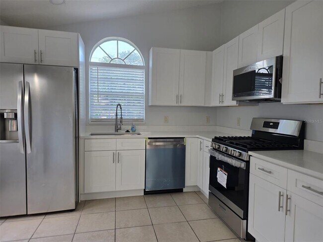 Building Photo - 135 S Roma Way