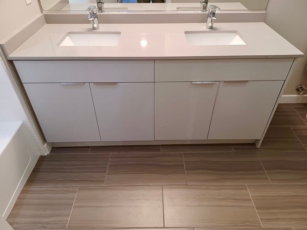 Building Photo - 353 E Bonneville Ave