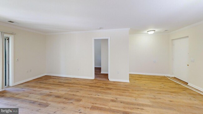 Building Photo - 18318 Streamside Dr