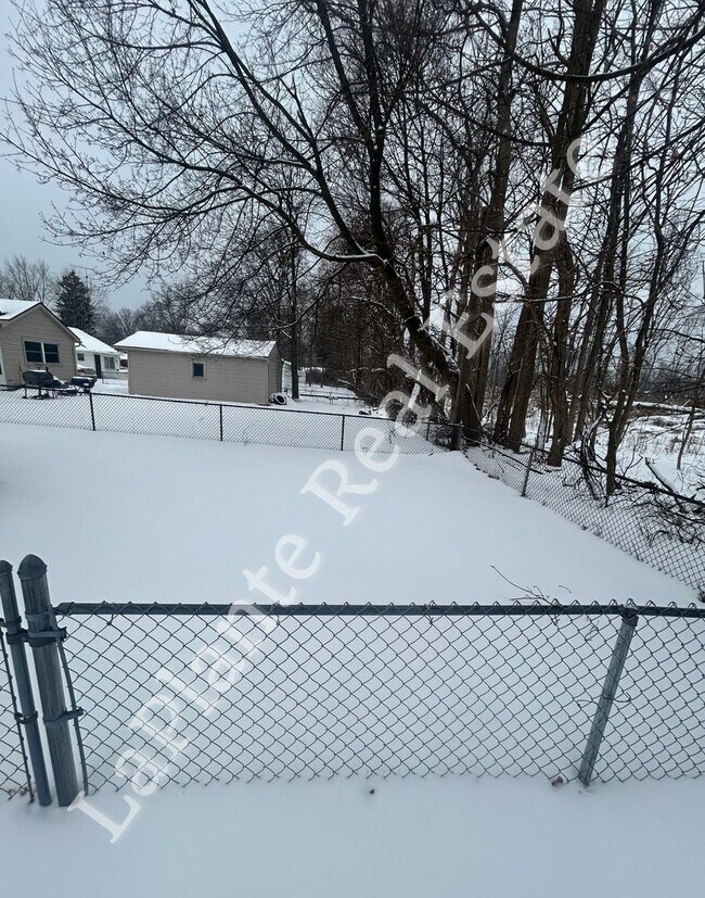 Building Photo - Freshly Updated 3-Bedroom Home Near UT