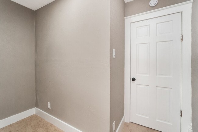 Building Photo - Updated  2BR Home – Walk to Lehigh & Downtown Bethlehem