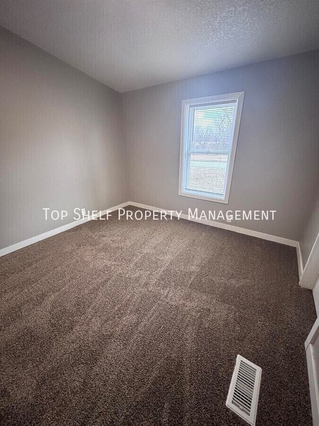 Building Photo - 510 S 4th St