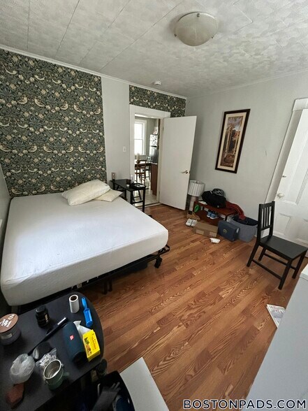 Building Photo - 273 Cardinal Medeiros Ave