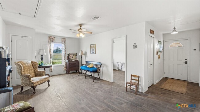 Building Photo - 1102 Fairview Dr