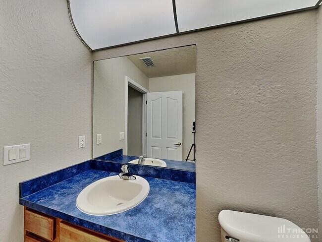 Building Photo - 3408 Montano Ave