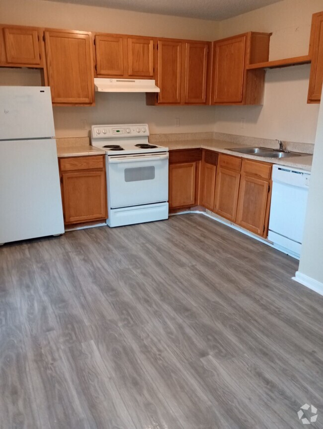 Kitchen - Pinebrooke - WE ACCEPT SECTION 8