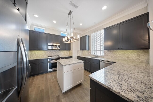 Building Photo - 6755 Highclere Manor Ln