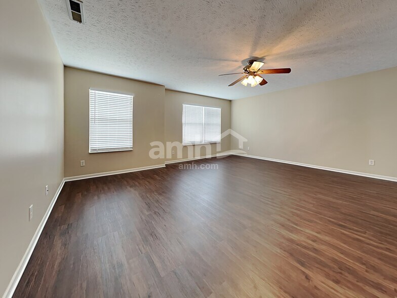 Building Photo - 3455 Lakebrook Ct