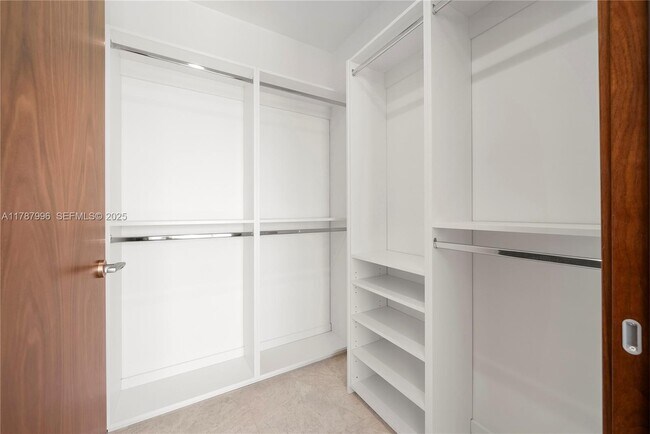 Building Photo - 701 Valencia Ave