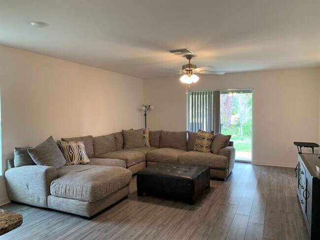 Building Photo - 2082 S Chamberlain Blvd