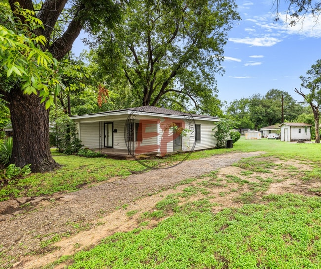Building Photo - 600 Faulkner Ln